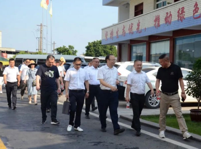 叙永县委常委申刚一行莅临广发网页版集团总部基地调研