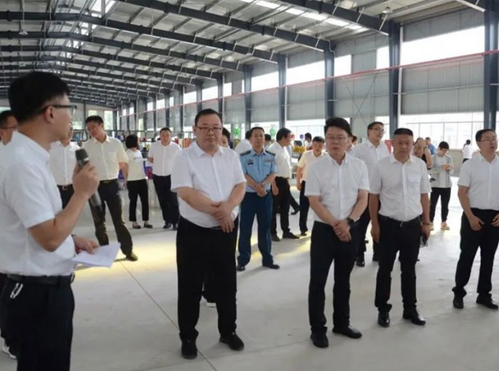 隆昌市副书记任伟一行莅临广发网页版实业生产基地调研