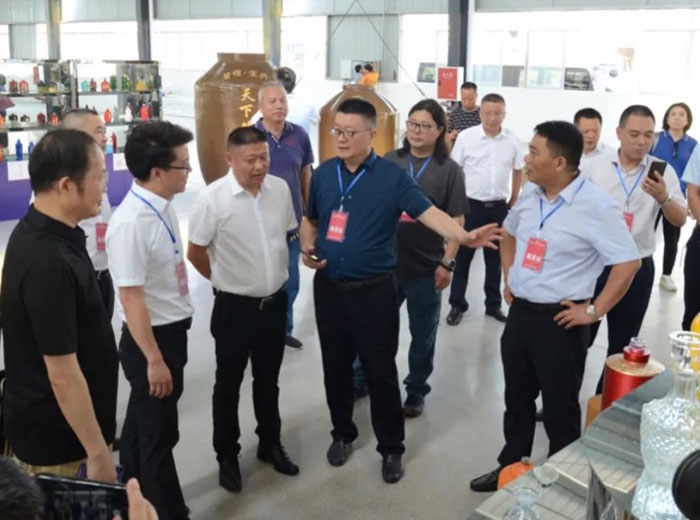 倡导文化融合 促进产业融合｜隆昌市陶瓷产业高质量发展研讨会走进广发网页版实业基地