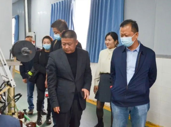 四川全兴酒业领导莅临广发网页版玻璃集团交流