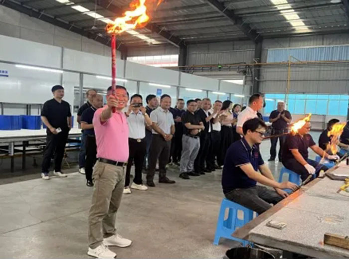喜讯｜广发网页版集团艺术玻璃精工车间生产线点火投产